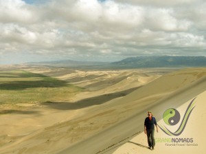 Walking on 180 km long sand dunes